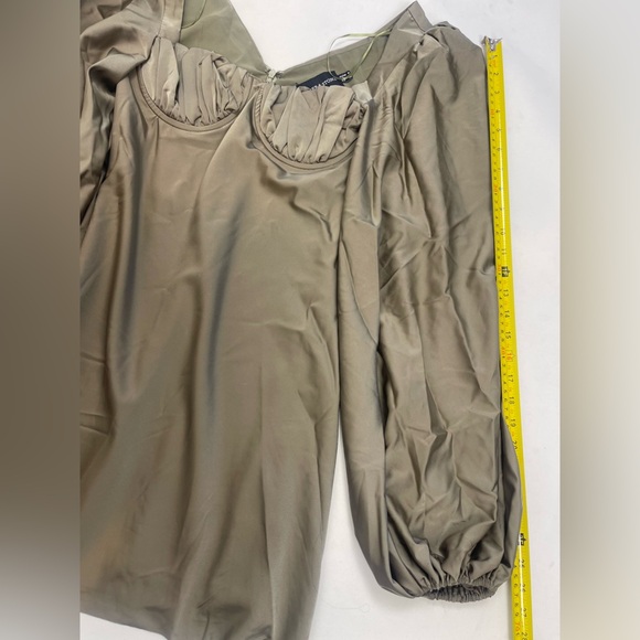 Jagger & Stone Elegant Olive Green Mini Dress with Puff Sleeves. size 4 - Picture 4 of 12